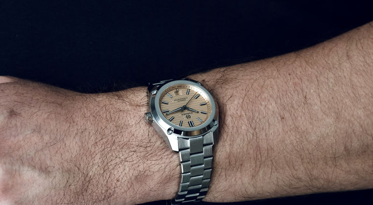 Formex Essence 39 Radiant Bronze New for 2026 Review COSC Chronometer Sellita SW200-2 Swiss Made GADA Watch Mainspring Watch Magazine