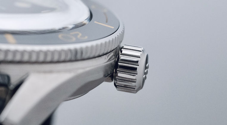 Elka Arinis AF02-1202 Review Swiss Made Dive Watch Vintage Mainspring Watch Magazine