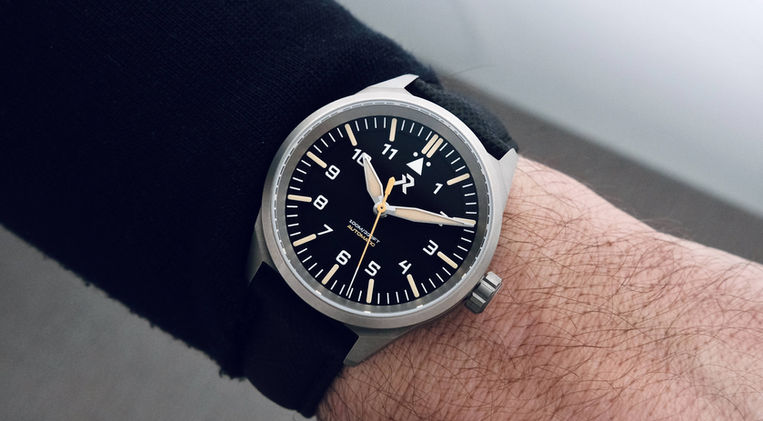 RZE Resolute Type A Review Singapore Brand Miyota 82S0 Pilot Tool Watch Mainspring Watch Magazine