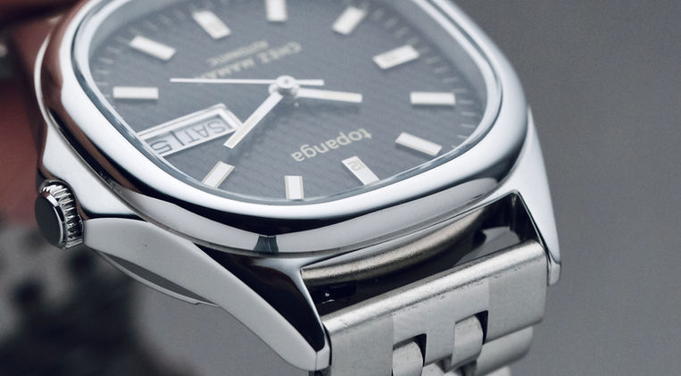 Chez Maman Topanga Stone Grey Review French Microbrand Day Date Complication Everyday Watch Mainspring Watch Magazine