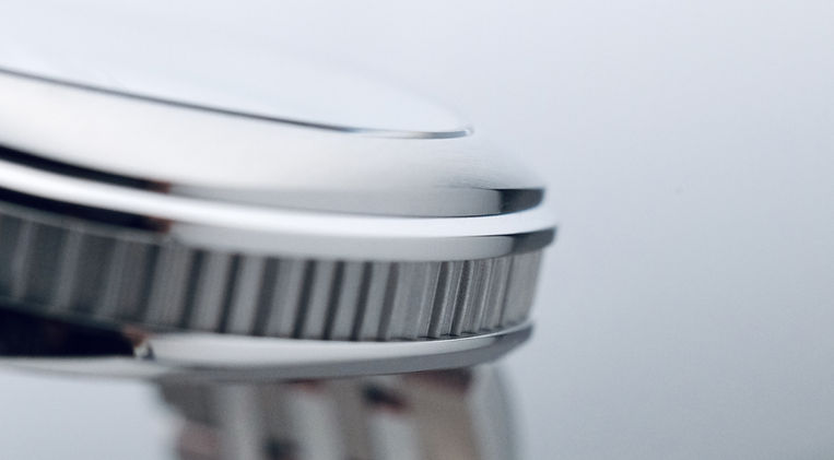 Pedral Triomphe Emeraude Vert Review Micro Indy Collective Giulloche Dial Dress Sports Watch Sellita Mainspring Watch Magazine