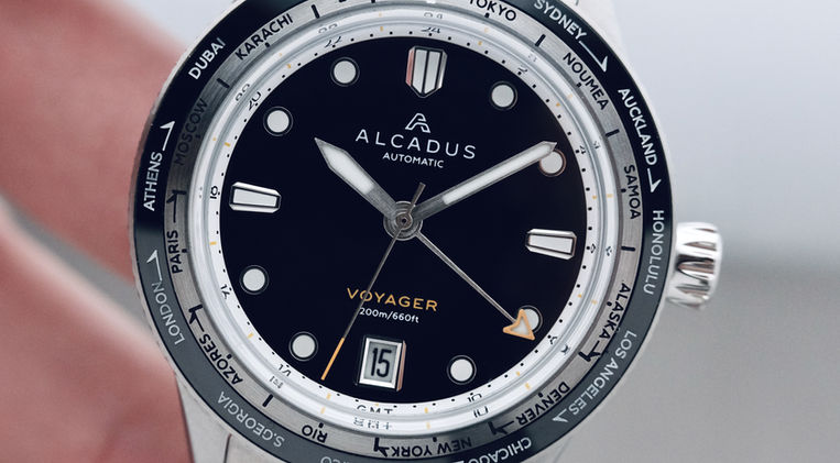 Alcadus Voyager Worldtimer GMT Review Flyer Miyota 9075 Microbrand Watch Mainspring Watch Magazine