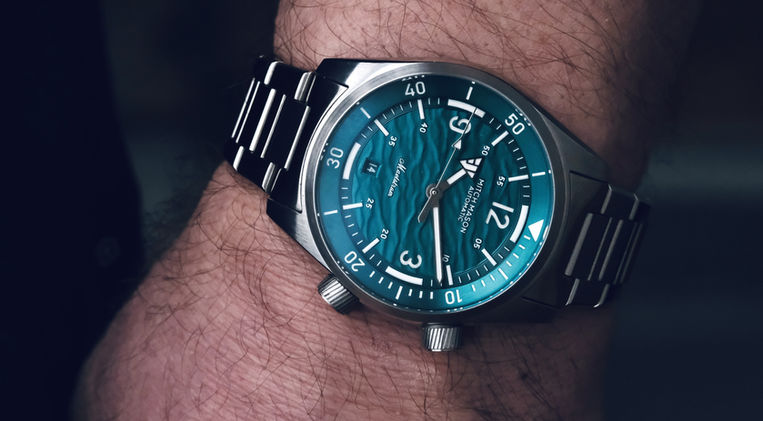 Mitch Mason Maelstrom MkII Tales of the Sea Diver Review Super Compressor Case