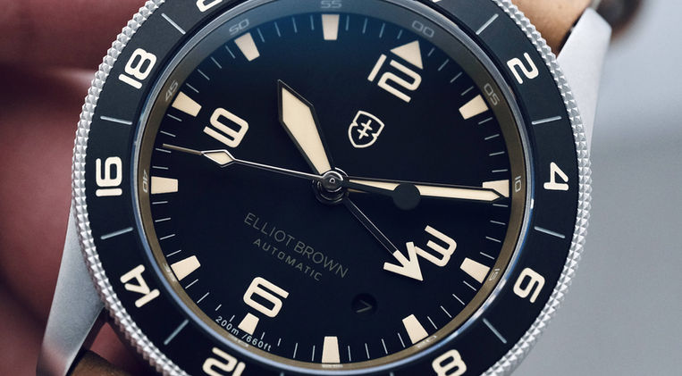 Elliot Brown Holton Auto GMT 101-A21 Review Shock Protected Mechanical Movement Seiko NH34 Mainspring Watch Magazine