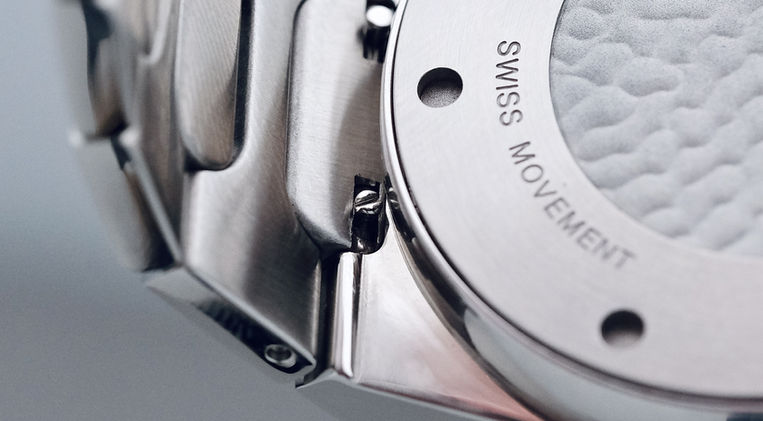 Bausele Elemental Coorong Mist Review Australian Microbrand Textured Dial Sellita SW200 Mainspring Watch Magazine