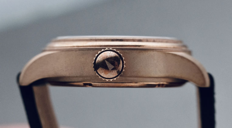 Vero x Wildwood Studio Edition Bronze Review American Watch Brand Elegant Sports Watch Bronze Case Copper Dial Mainspring Watch Magazine