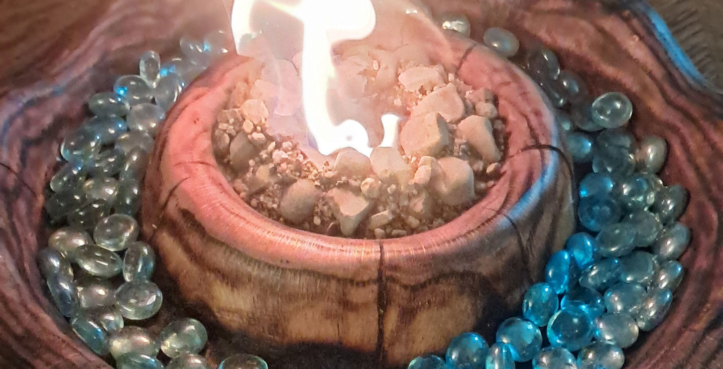 Large round firepit, adjust decorative glass color to suit your space