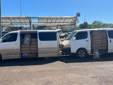 PF apreende mais de 5 toneladas de produtos alimentícios contrabandeados.
