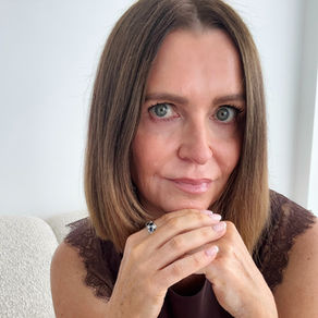 Mortgage broker explaining why banks sometimes offer better home loan rates only after a discharge is lodged.