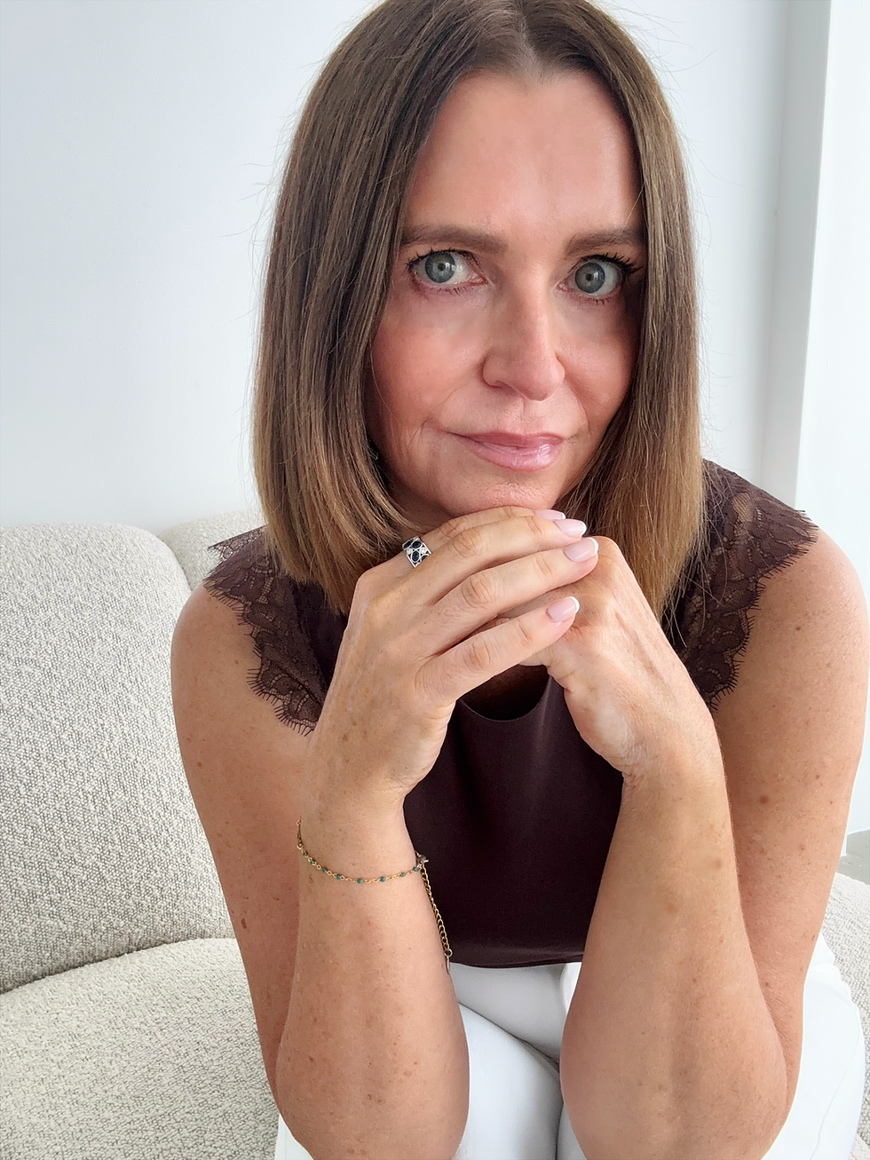 Mortgage broker explaining why banks sometimes offer better home loan rates only after a discharge is lodged.