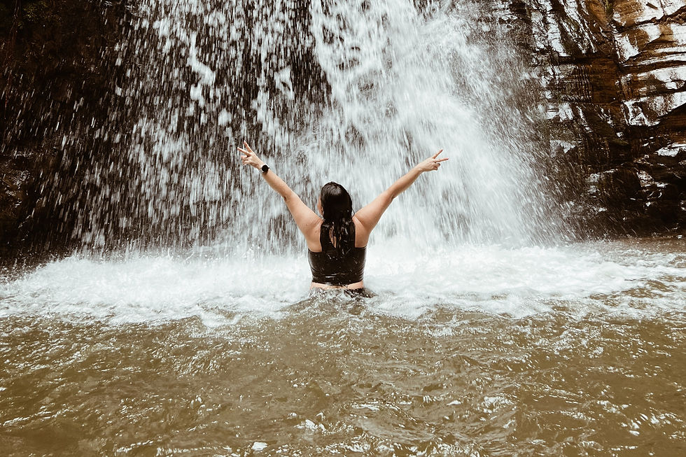 Caminata de Solteros en Medellín, Las Cascadas.