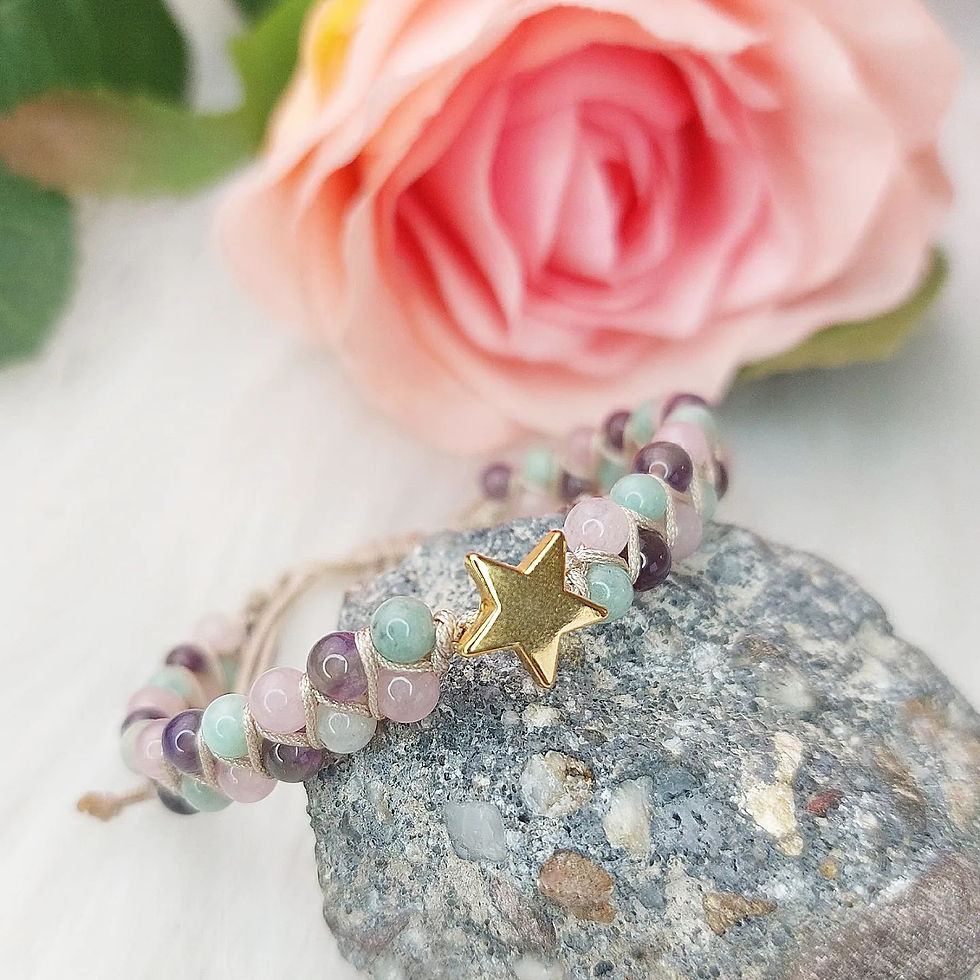 Gevlochten armband met edelsteen kralen
