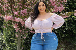 Miss Nicole - Bio, Wiki, Facts, Age, Height, Weight, Measurement, Photos; Plus-size Fashion Model