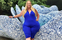 Curvy Plus-size Models 69/76