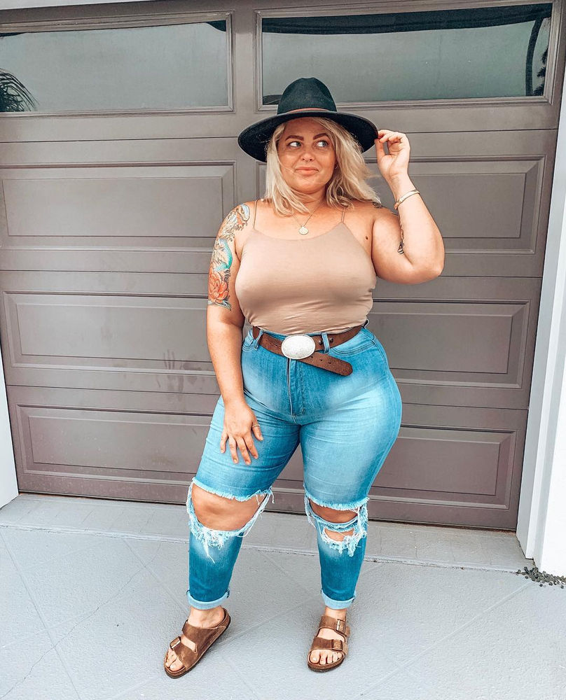 Tallulah Moon - Bio, Quick Facts, Age, Height, Weight, Measurements, Instagram, Photos; Curvy Model