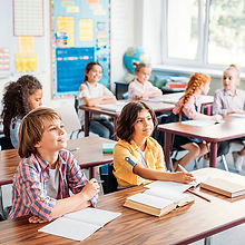 concentrated-little-kids-listening-teacher-in-clas-2024-11-17-22-46-48-utc.jpg
