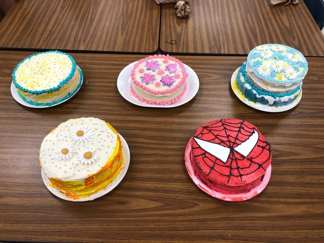 Cake Decorator And Former Student Visits Bhs Facs Classes