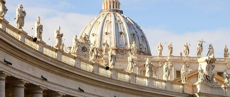 vatican-st-peters-basilica-dome-statues.jpeg
