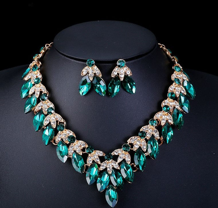 Ready-Made Crystal Diamond Gemstone Necklace and Earrings Set (GREEN)