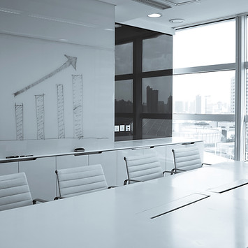 sala de juntas blanca