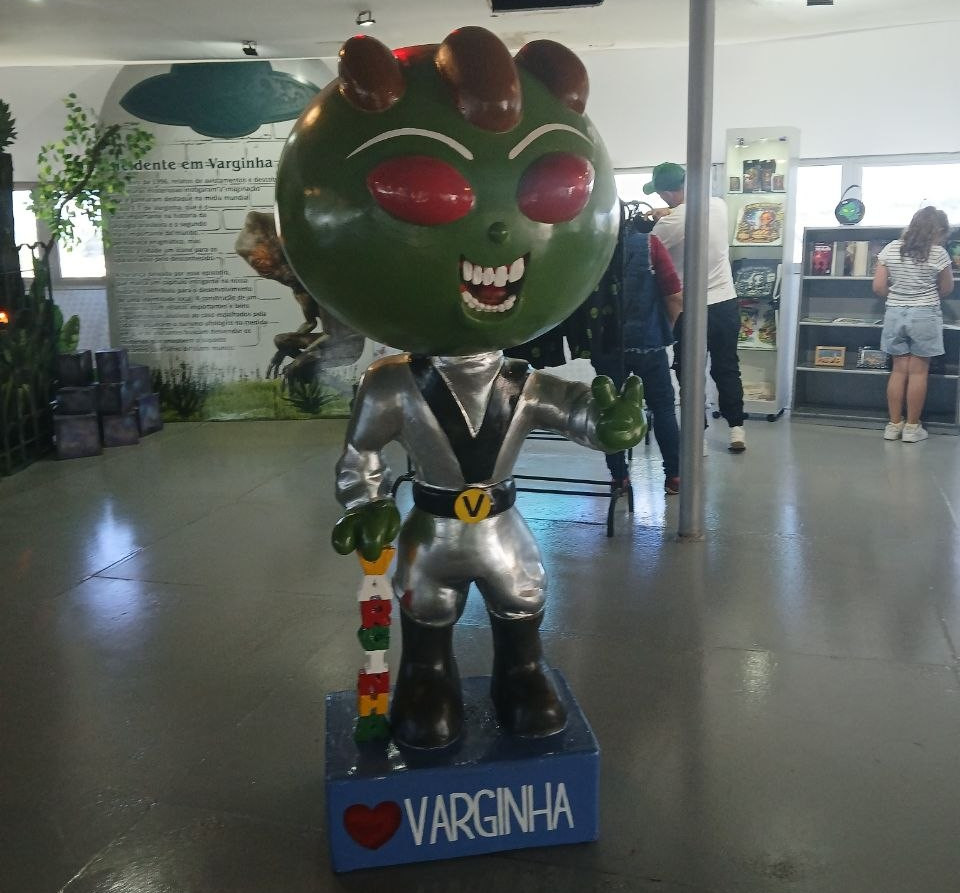 Recomendo muito um passeio pelo Memorial do ET, em Varginha