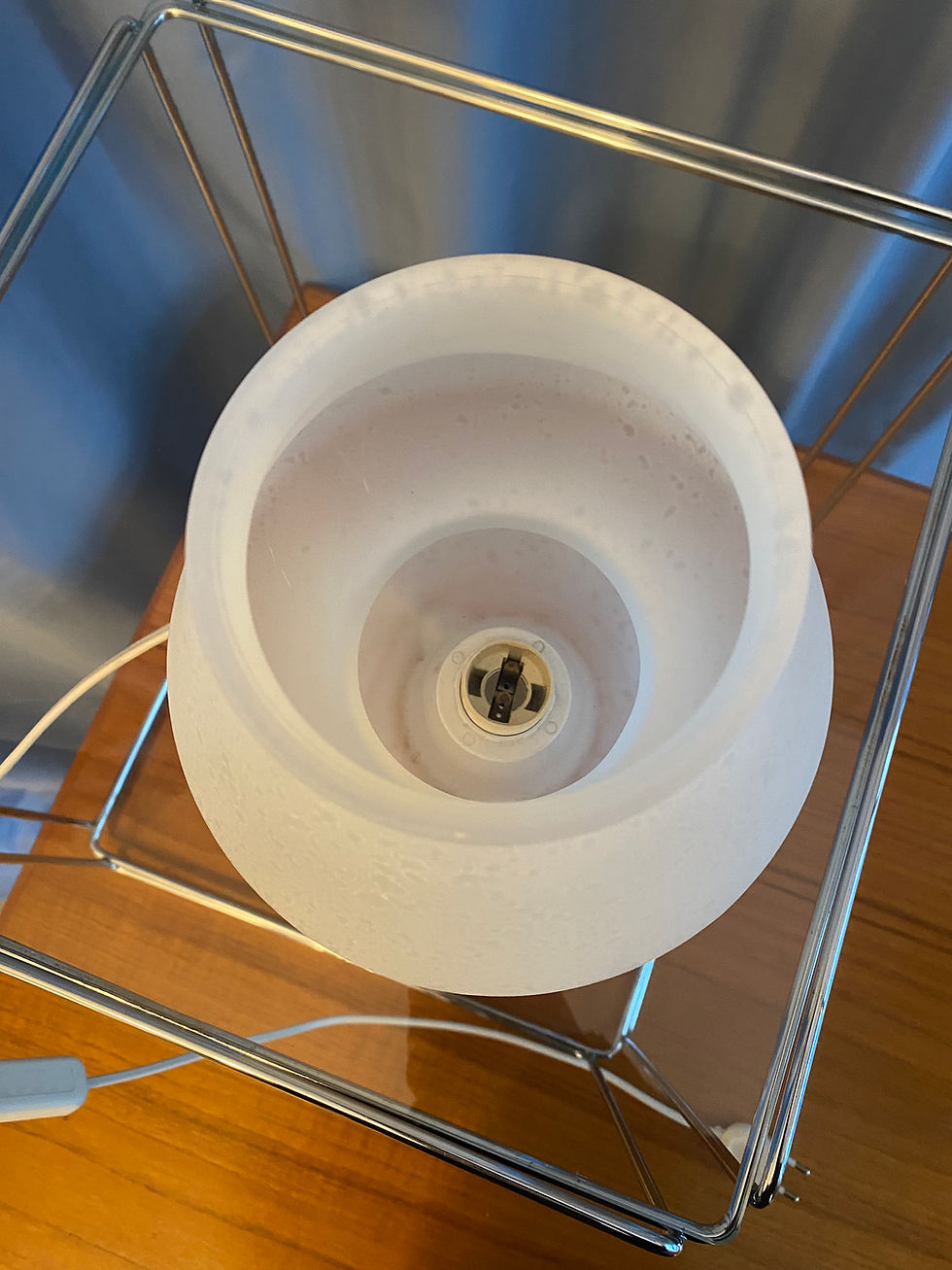 Thumbnail: Small textured mushroom lamp