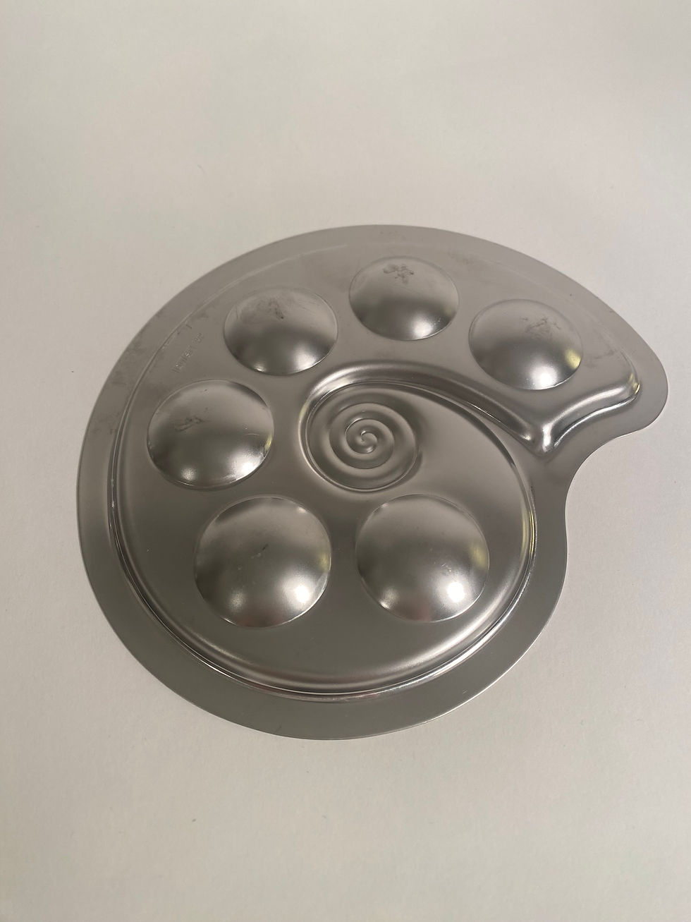 Thumbnail: Escargot serving plate