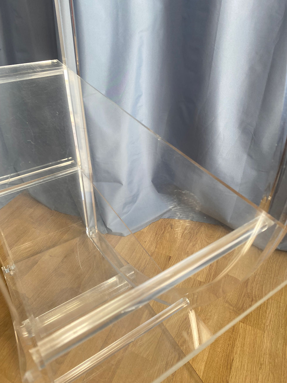 Thumbnail: Acrylic D-Shaped Shelf