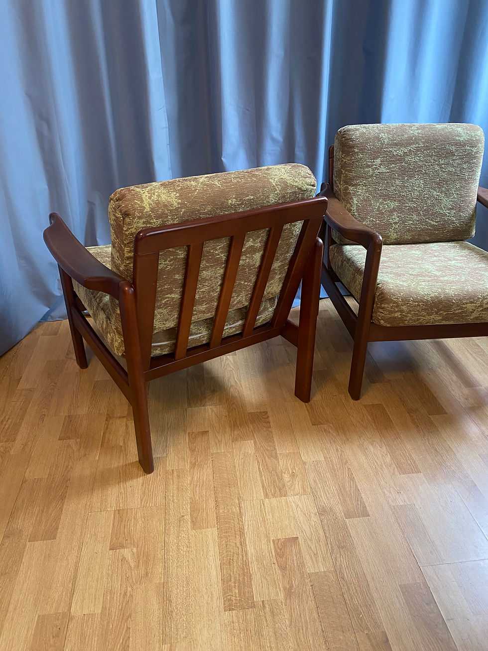 Thumbnail: Vintage Lounge Chair