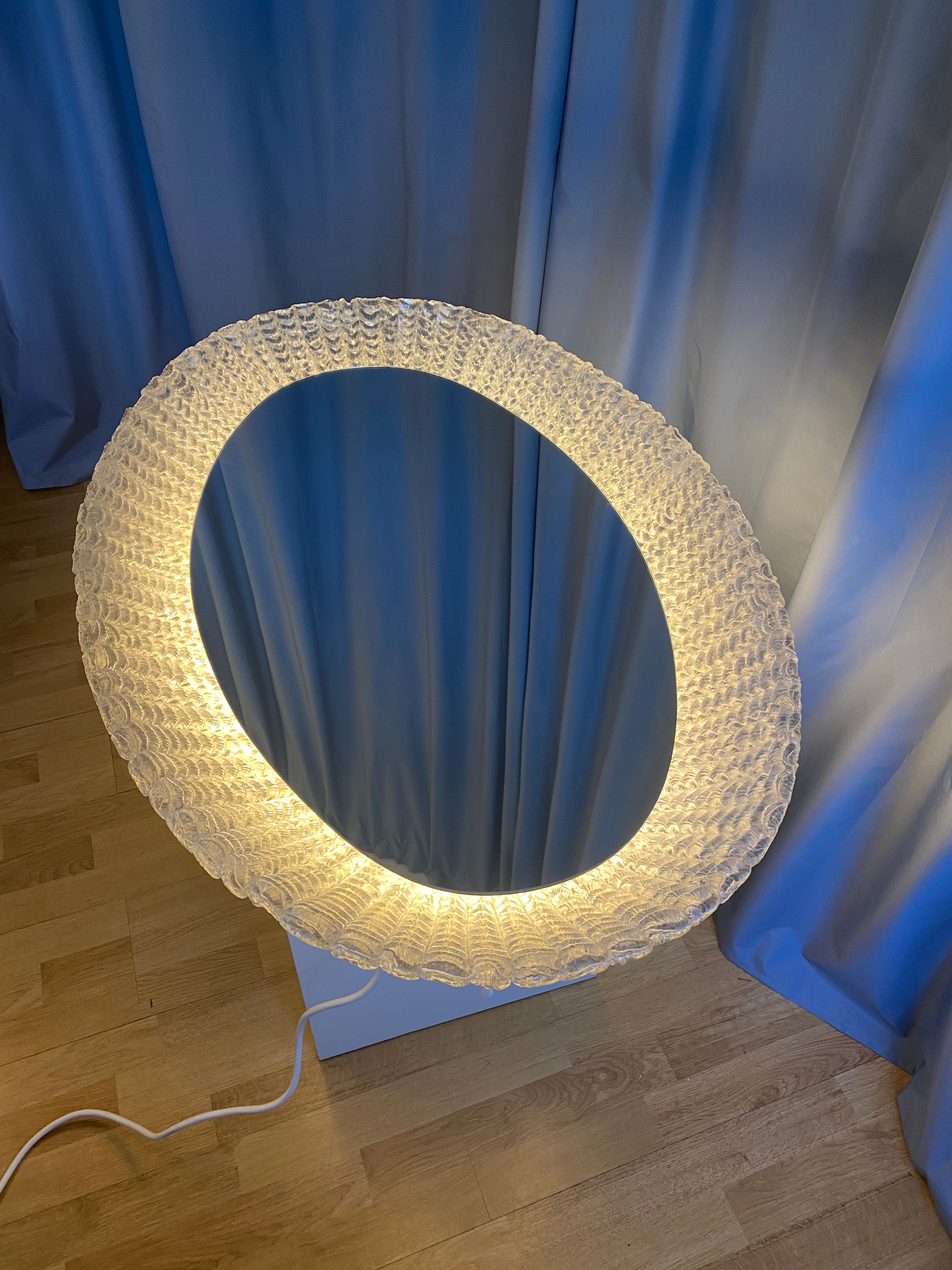 Very large Iceglass Mirror with Light