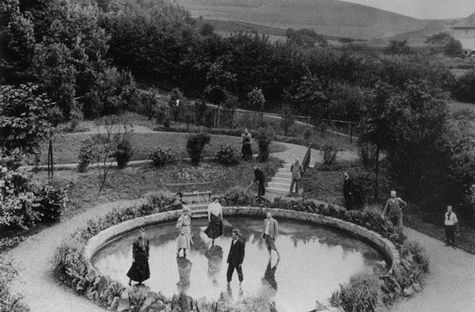 Hier und Jetzt, anwesend sein. Mein Weg in das Wissen wer ich bin.