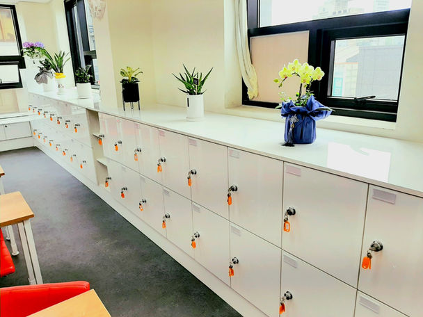 네일아트 사물함.jpg