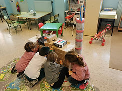 CASTILLO CON MATERIAL RECICLADO.jpg