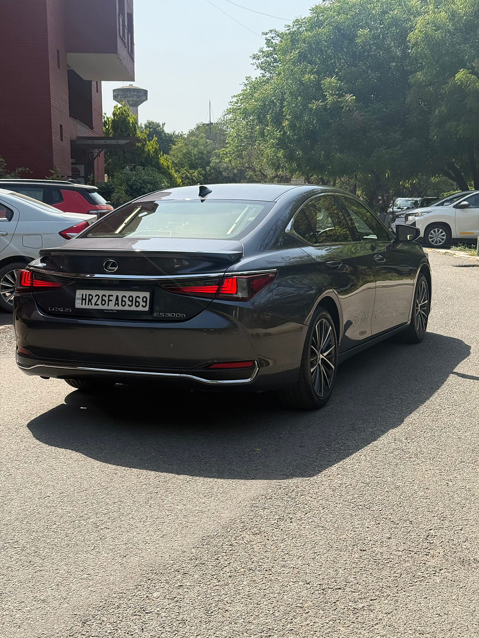 Thumbnail: Lexus ES300h 2023