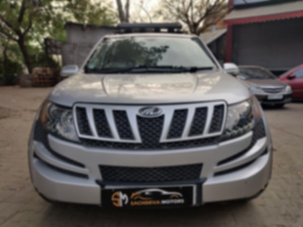 Mahindra XUV500 W8 2012