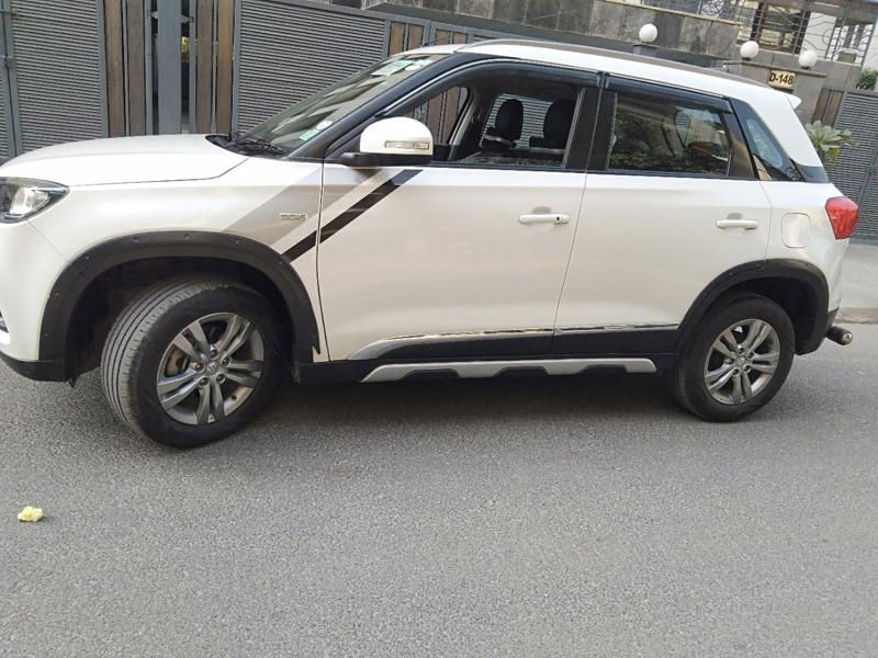 Thumbnail: Maruti Brezza ZDi+ 2017