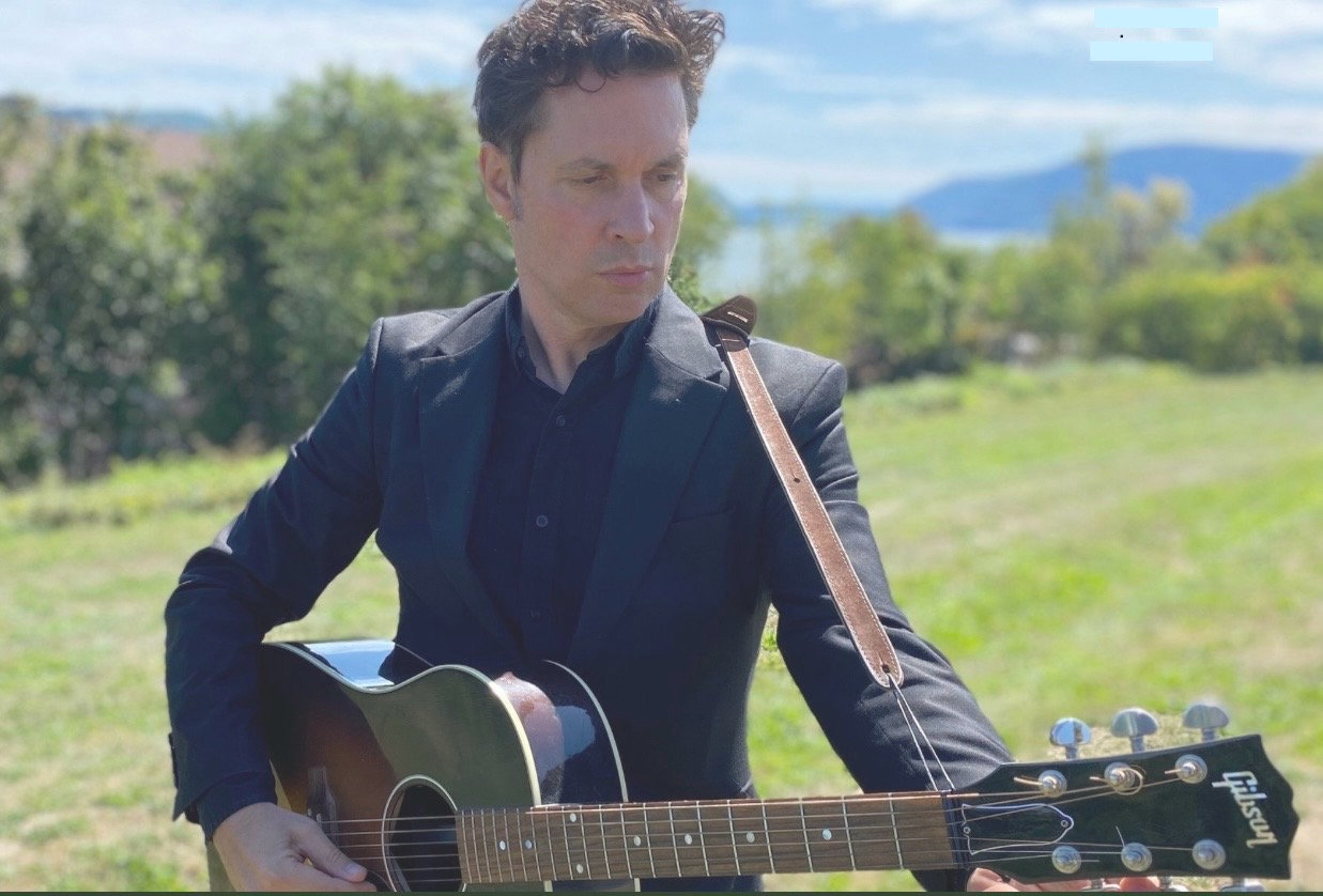 Big City Folk presents - Tom Shaner at L.I.C. Bar in New York, NY