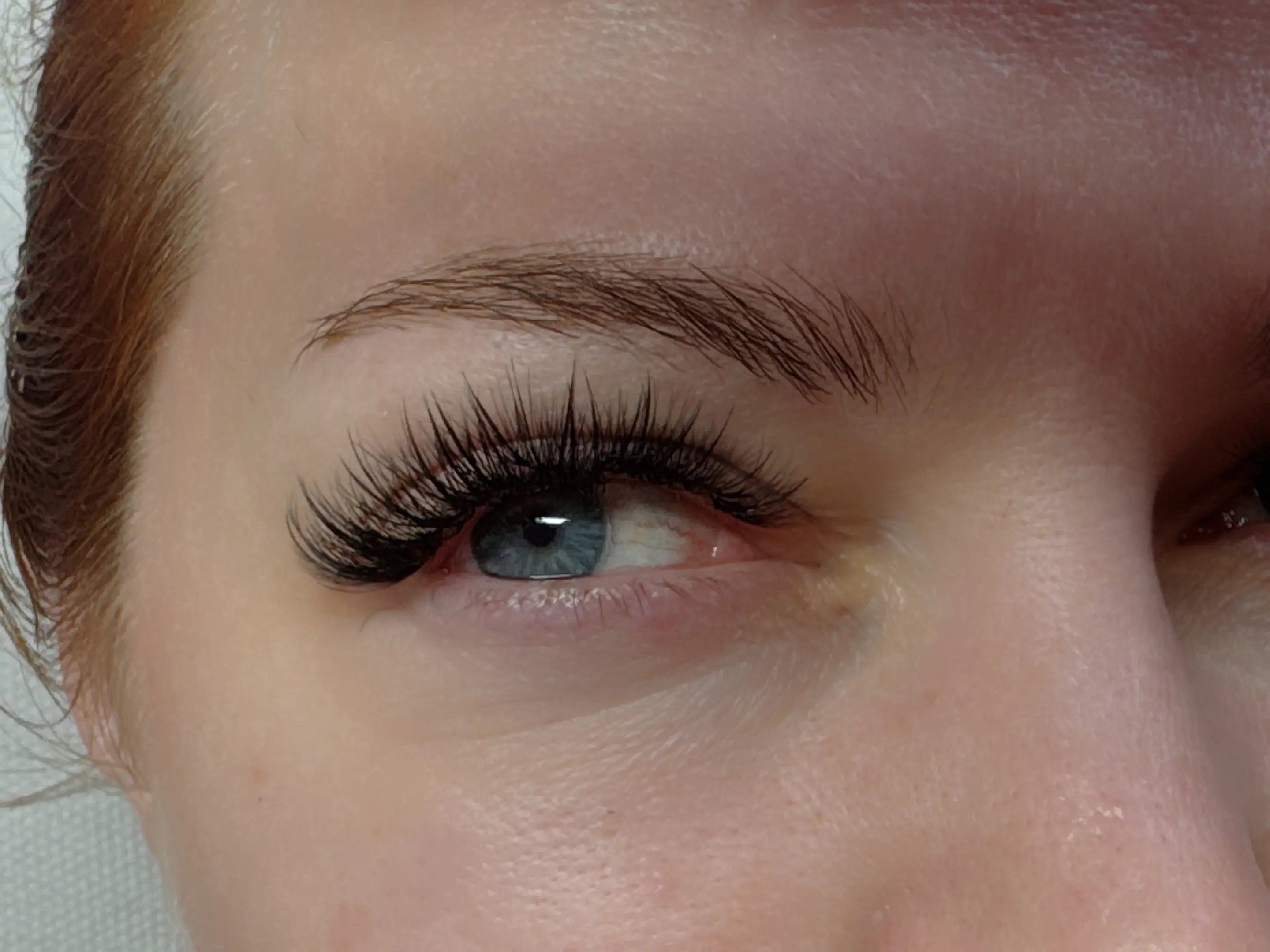 extension de cils volume mixte chez Tina Beauté à Mulhouse