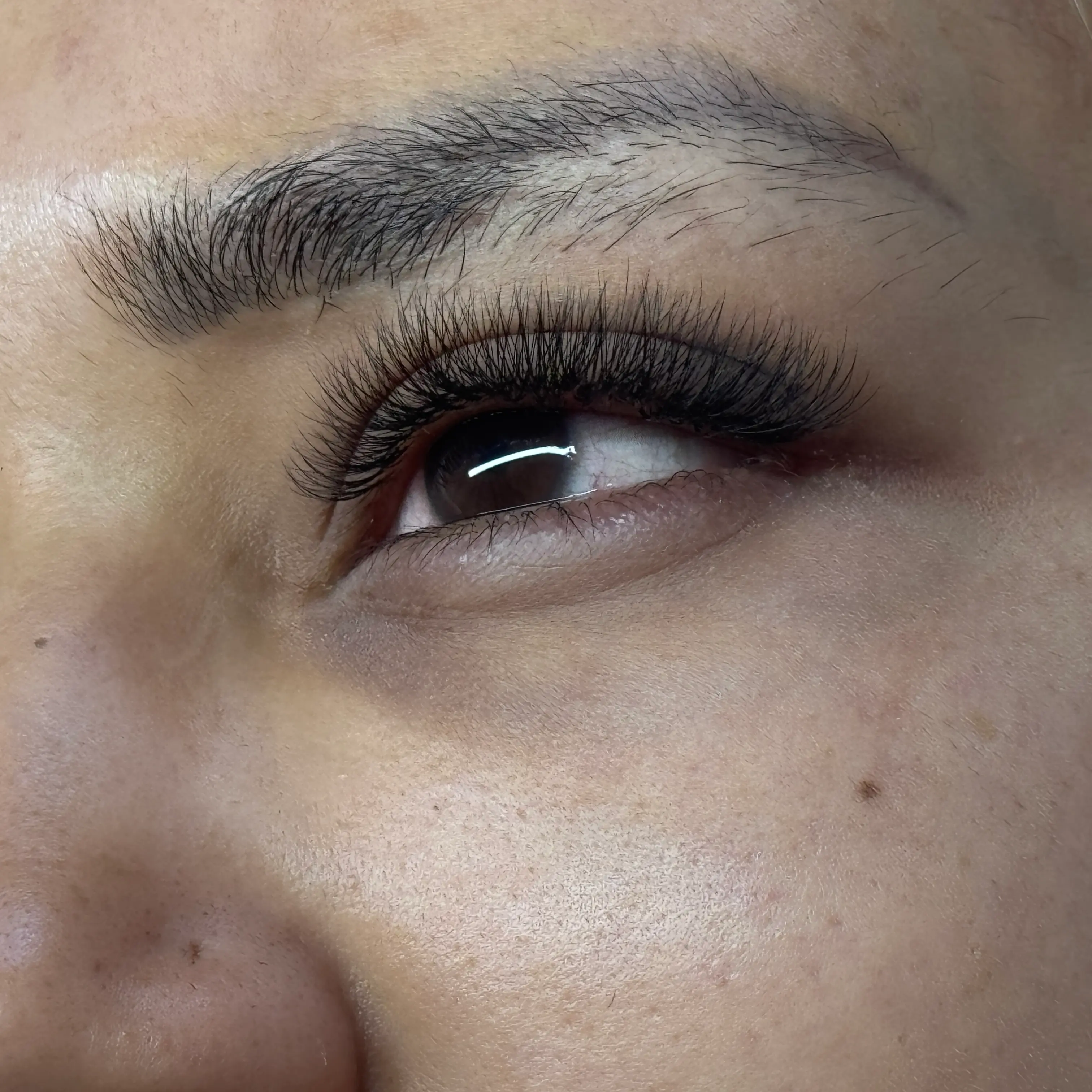 extension de cils volume russe 6d chez Tina Beauté à Mulhouse