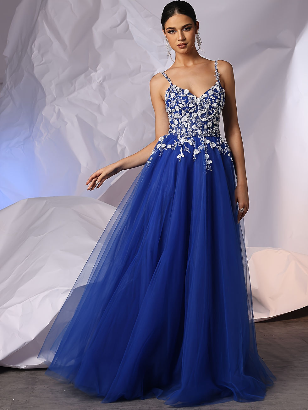Thumbnail: Luxury Prom Dresses - Tulle Ball Gown, Hand Beading Lace, V-Neck Illusion Top, L