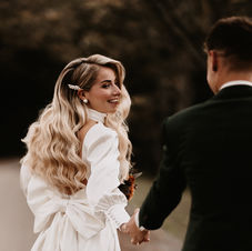 Bruidskapsel, bruidsvisagie, visagie op de trouwdag, bruiloft make-up, trouw kapsel, bruiloft kapsel