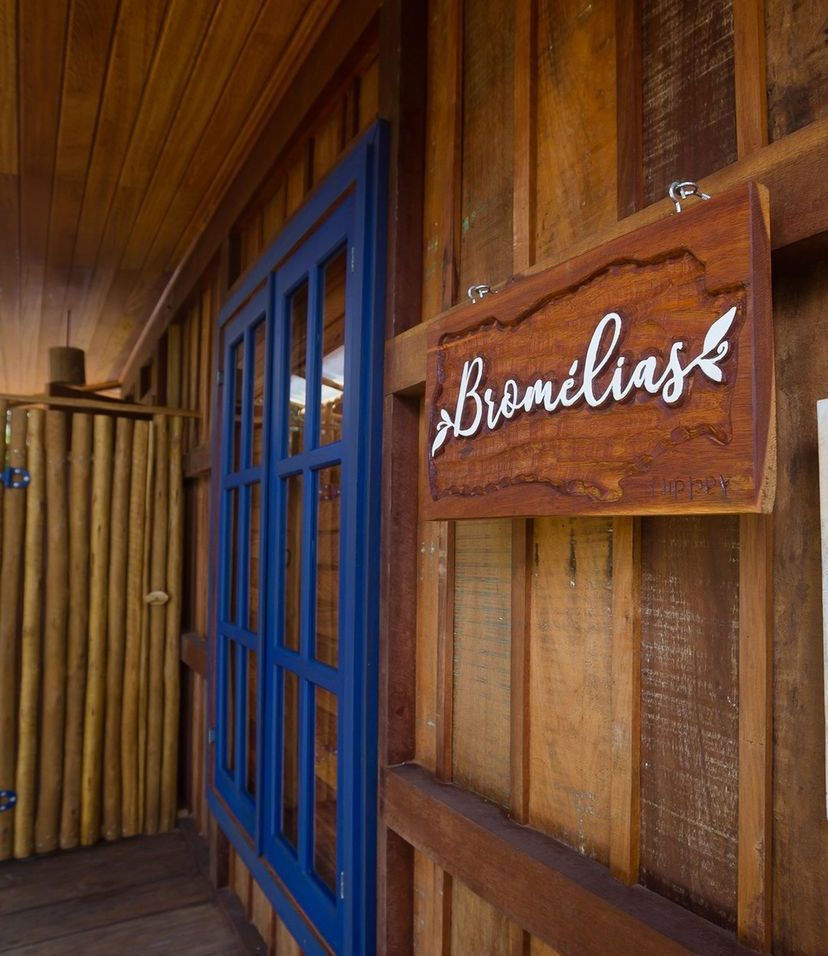 Placa de identificação da casa das Bromélias
