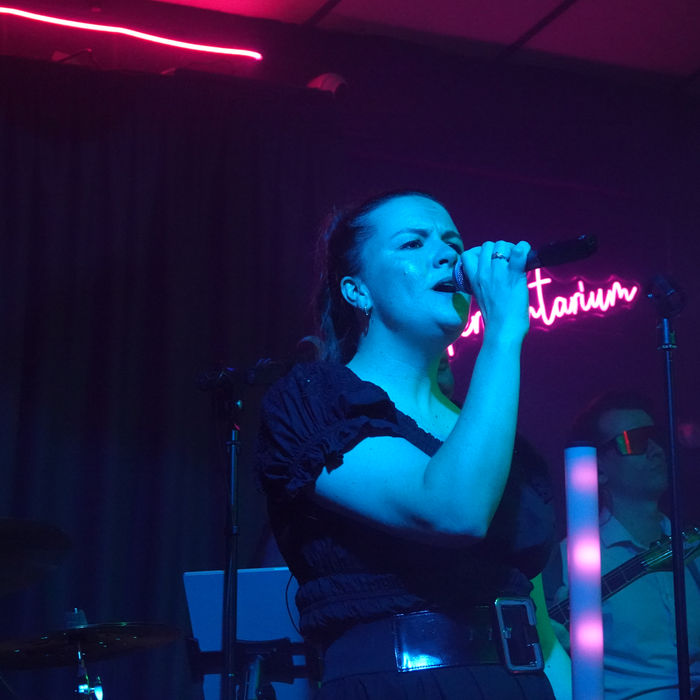 Bex singing at Brolly Fermentarium