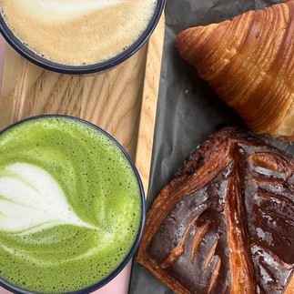 בית קפה מושלם עם מאצ׳ה