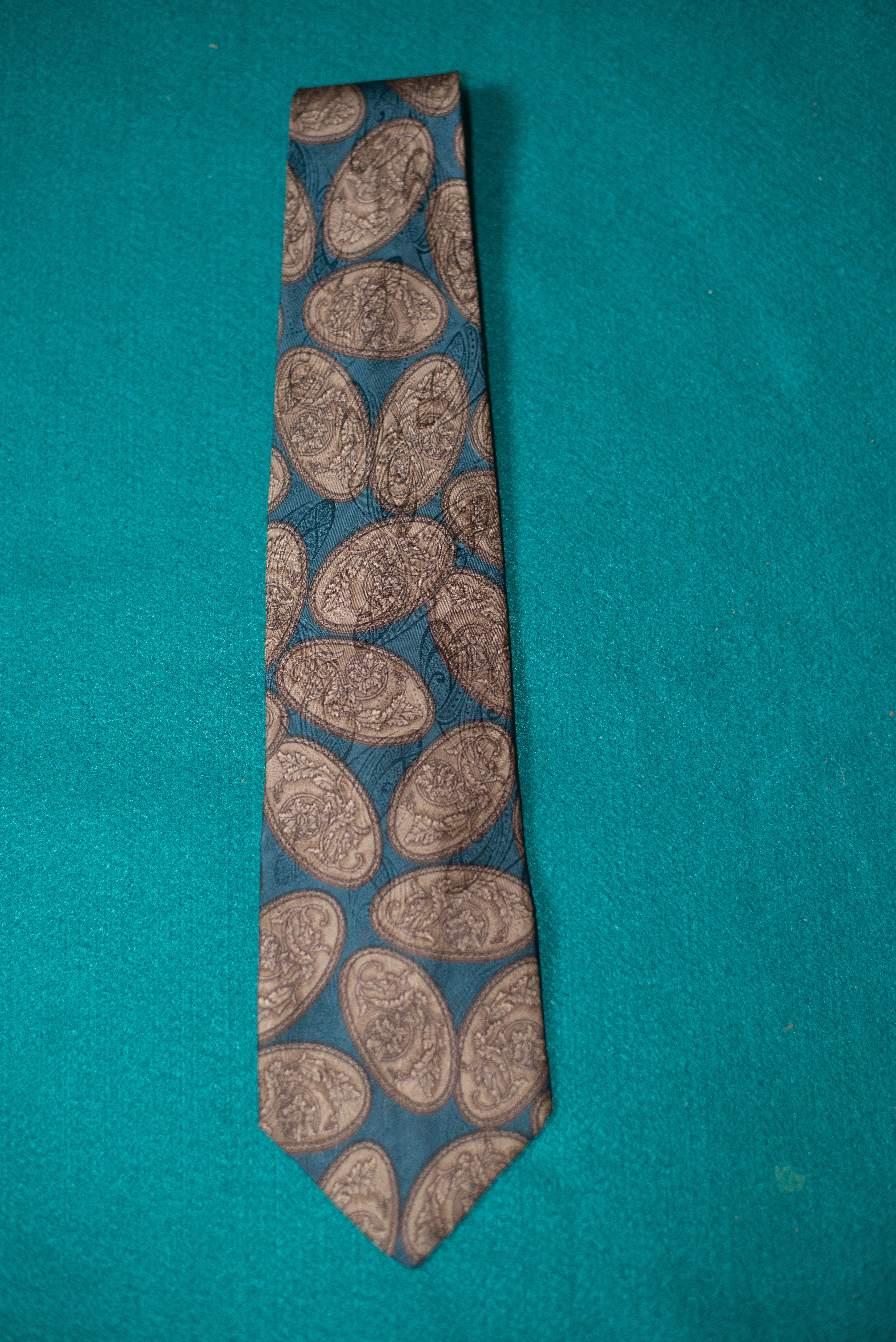 Bill Blass Men's Tie
