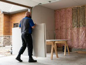 Should You Hire a Handyman (vs) or a Contractor?