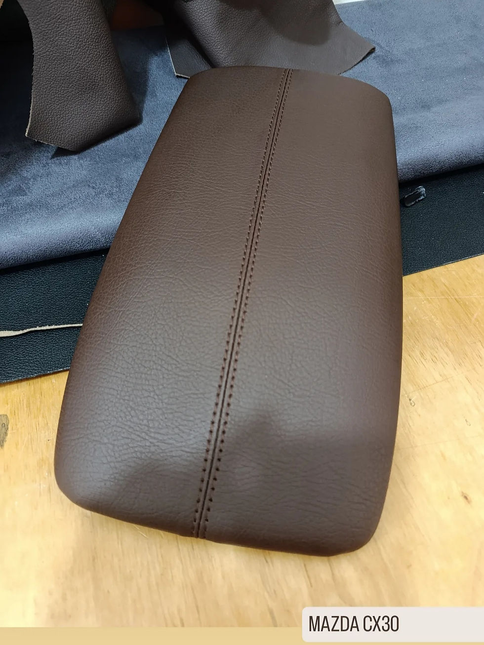 Miniatura: MAZDA CX30 TAPIZADO CONSOLA CENTRAL