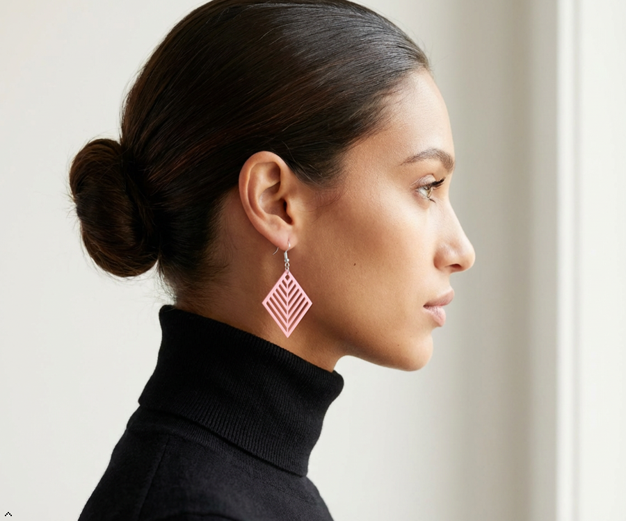 Thumbnail: Diamond Shaped Earring