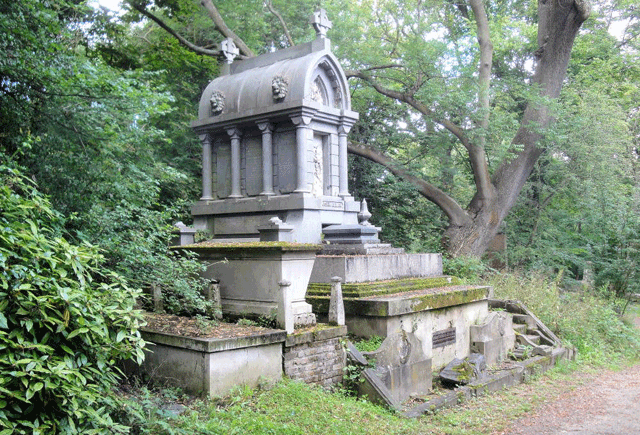Nunhead may lack the 'wow-factor tombs' but it does boast a magnificent edifice to Victorian shipbuilder John Allan, which was based on the Payava tomb found in Xanthos in 1830. By far the grandest of all the tomb's I've seen in our journey thus far, I'd guess it would happily accommodate a family of ten if not more. If memory serves only three or four reside in it: the cost of deconstructing it to have a new internment made must've been exhorbitant.