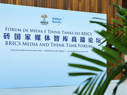 Fórum lança cooperação em IA entre mídias dos países do BRICS